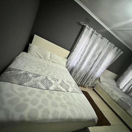 Hotel Golden Bamboo Nyanda Exterior foto